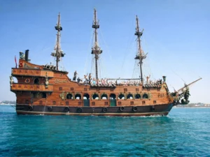 PIRATE BOAT